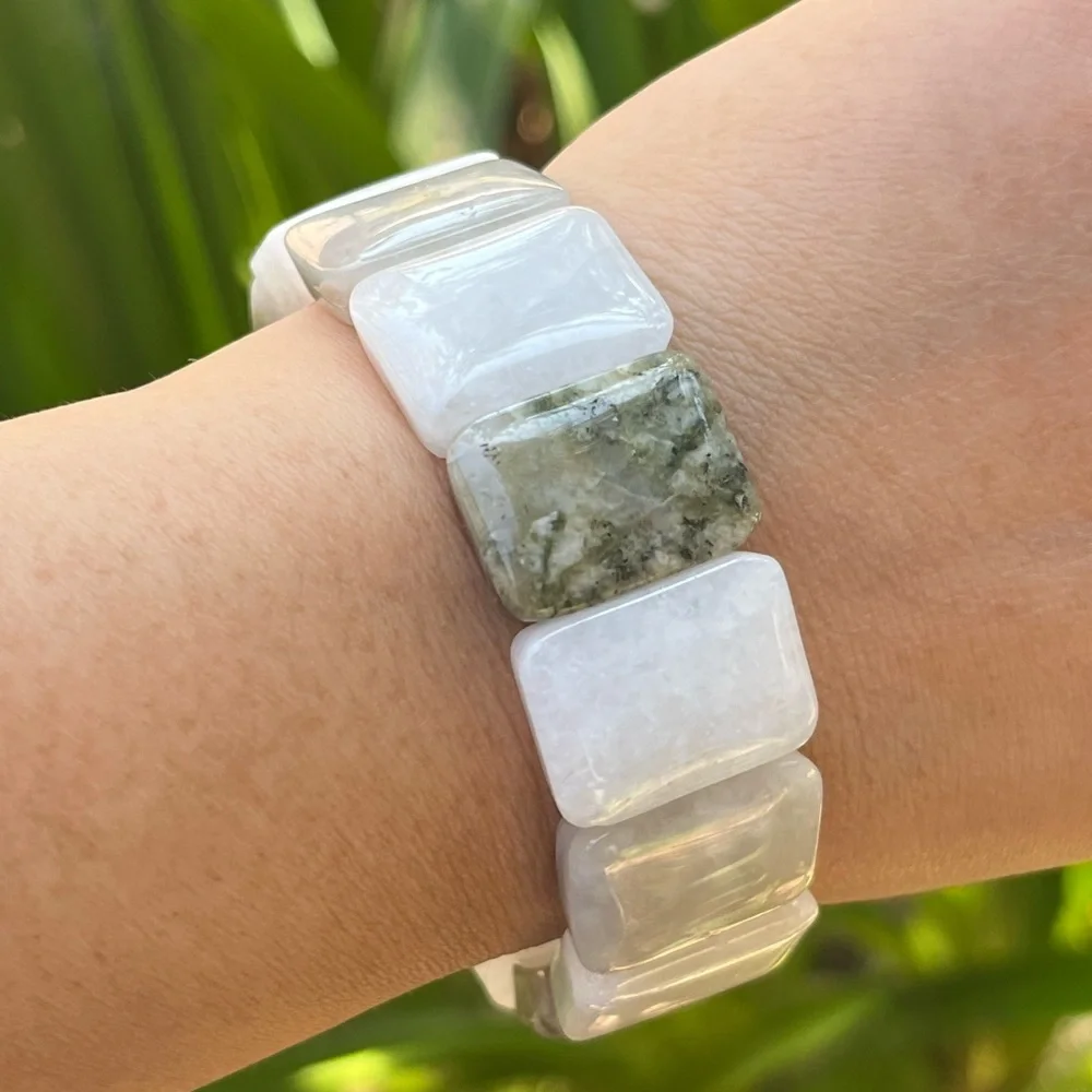7‎ inches strechable Prehnite soft bangle